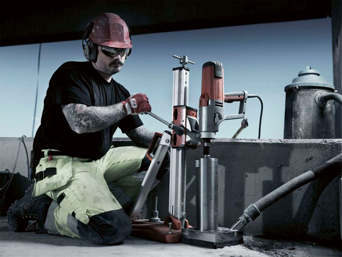 Эксплуатация установки алмазного бурения Husqvarna DM 230+DS 150 Эксплуатация установки алмазного бурения Husqvarna DM 230+DS 150