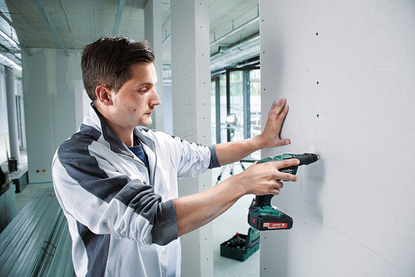Использование аккумуляторного винтоверта Metabo SE 18 LTX 4000 Использование аккумуляторного винтоверта Metabo SE 18 LTX 4000