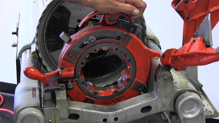 Использование автоматической резьбонарезной головы для станка Ridgid 714 NPT R Использование автоматической резьбонарезной головы для станка Ridgid 714 NPT R