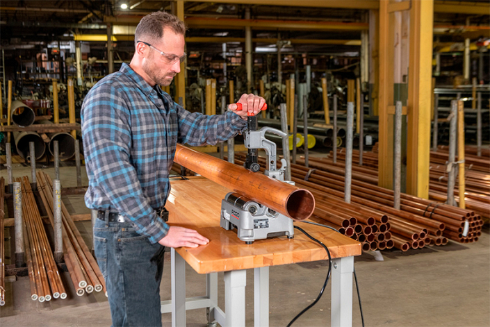 Использование электрического станка для резки труб Ridgid PC116