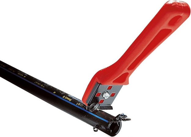 Использование ручного скребка для зачистки пластиковых труб Ritmo 16-63 мм Использование ручного скребка для зачистки пластиковых труб Ritmo 16-63 мм