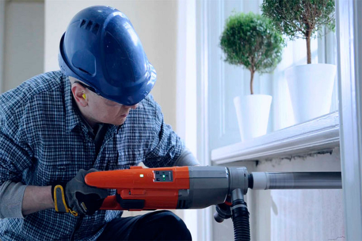 Использования дрели алмазного бурения Husqvarna DM 220 Использования дрели алмазного бурения Husqvarna DM 220