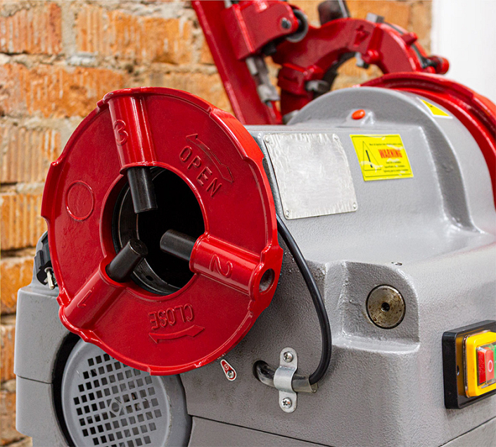 Центрирующий зажимной патрон электрического резьбонарезного станка Esson ElectricCut-80R3