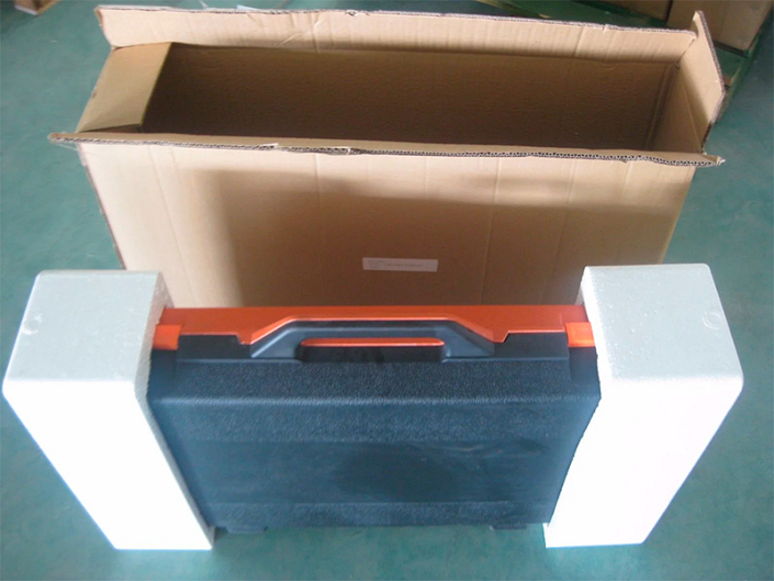 Упаковка клуппа электрического резьбонарезного Hongli SQ30-2B 1/2"-2" BSPT R HSS Упаковка клуппа электрического резьбонарезного Hongli SQ30-2B 1/2"-2" BSPT R HSS